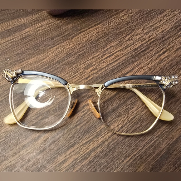 Bausch & Lomb Vintage Cat Eye Gold and Black Eyeglass Frames - Picture 1 of 4